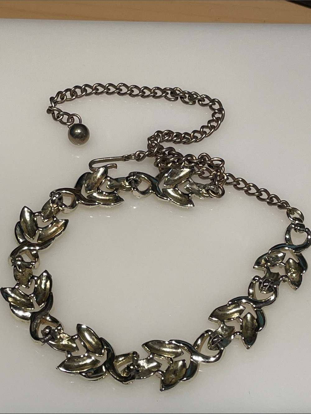 Vintage Coro GoldTone Leaf Chain Women's Choker Necklace - Picture 2 of 7
